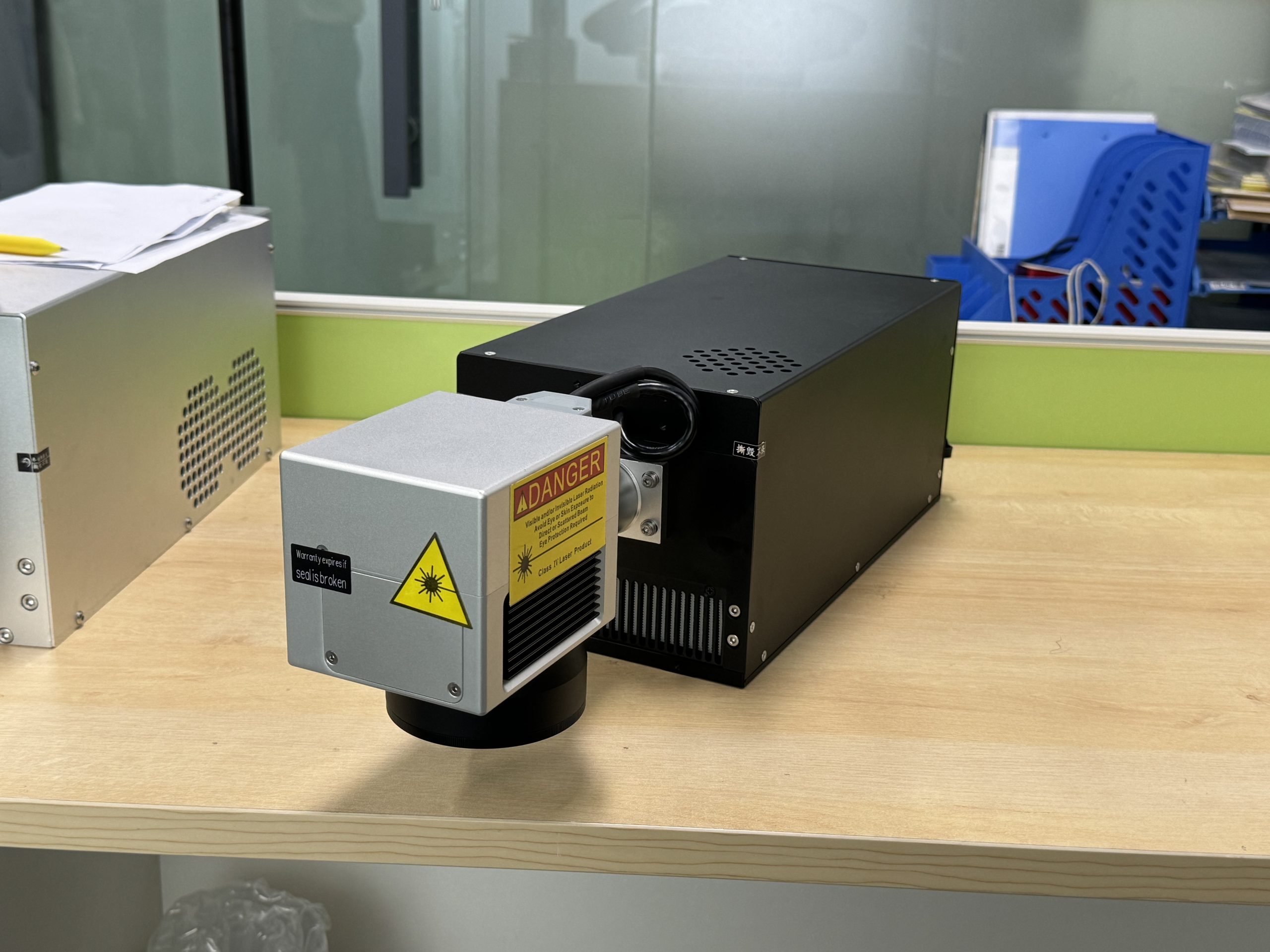 working principle, parameters, applications, pricing and buyer tips for industrial laser marking