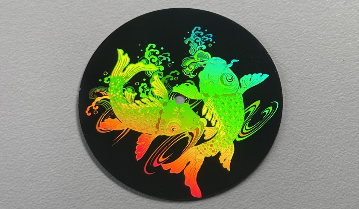 Make the watch dial colorful and dazzling